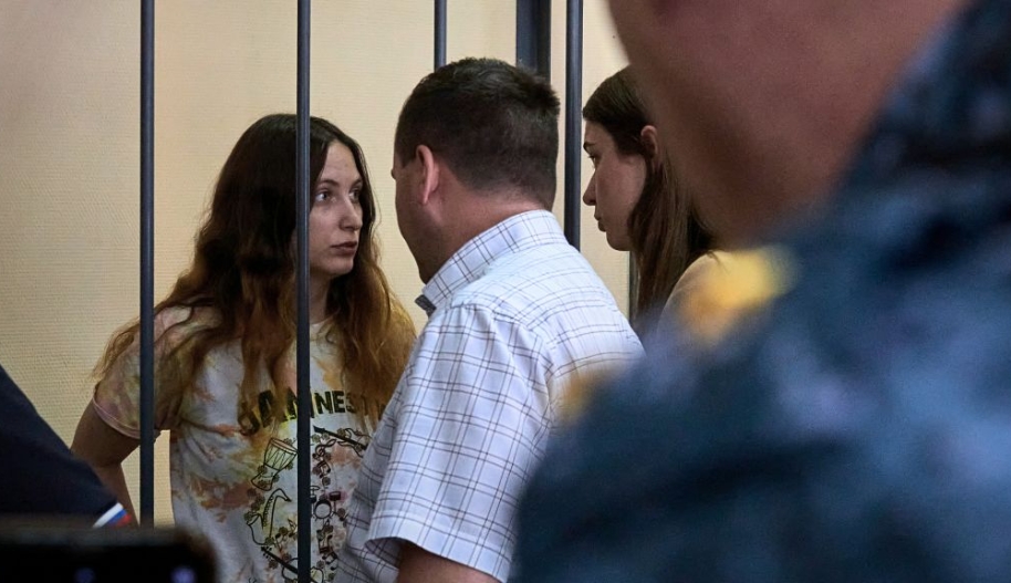 Venäjä: Sašalle seitsemän vuoden vankeustuomio sodanvastaisten tarrojen tähden