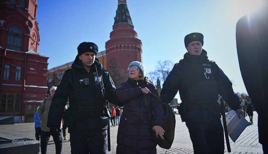 Sodan vastustamisen kieltävät sensuurilait kumottava Venäjällä